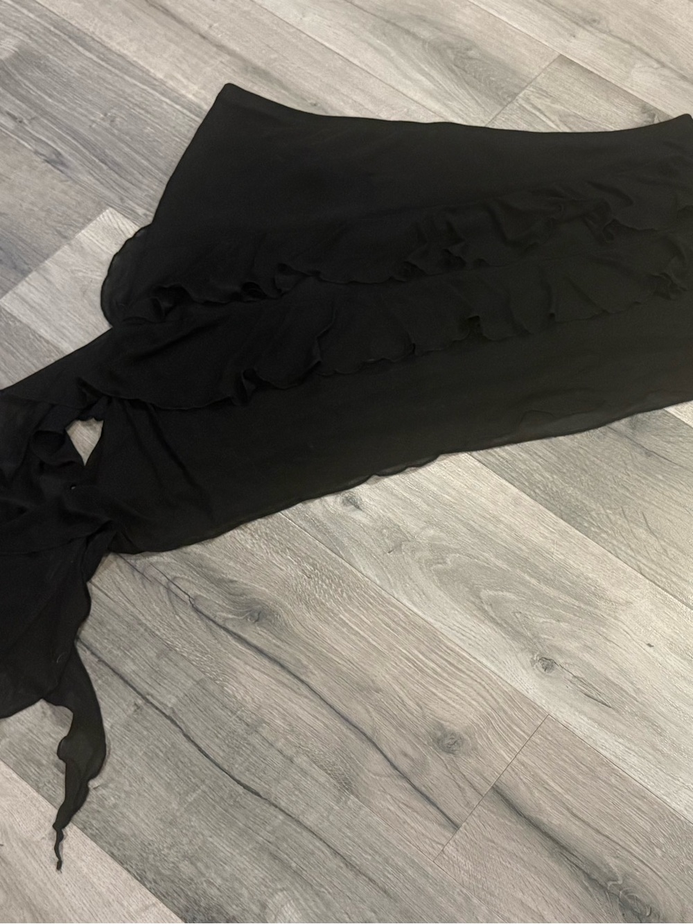 SHEIN Curve Black Plus Size Skirt with Downward Flowing Side Ruffle
